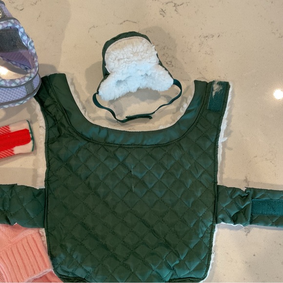 Small Dog Harness, Pink Sweater, 2 wraps Plaid one both w/Velcro & green w/Hat - Picture 4 of 6